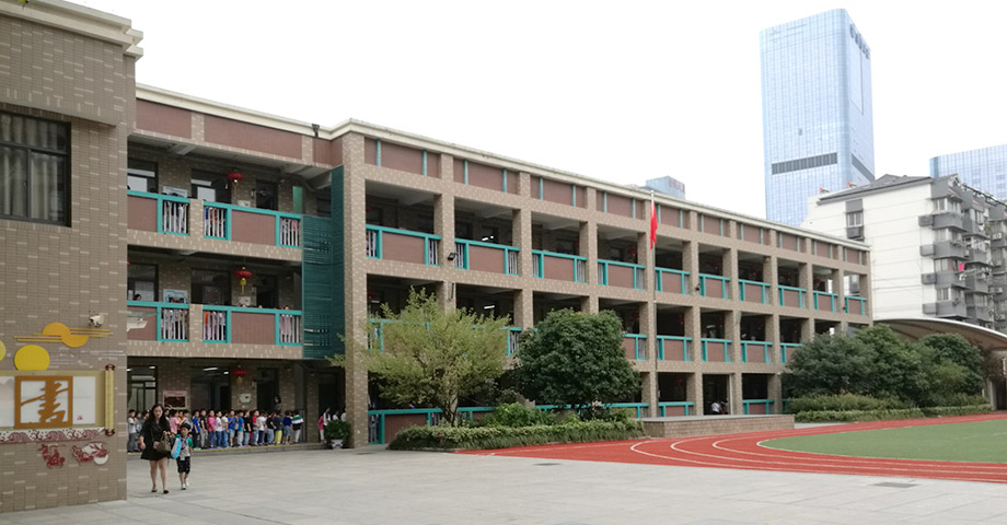 南京五老村小学家长接送安保管理系统案例。